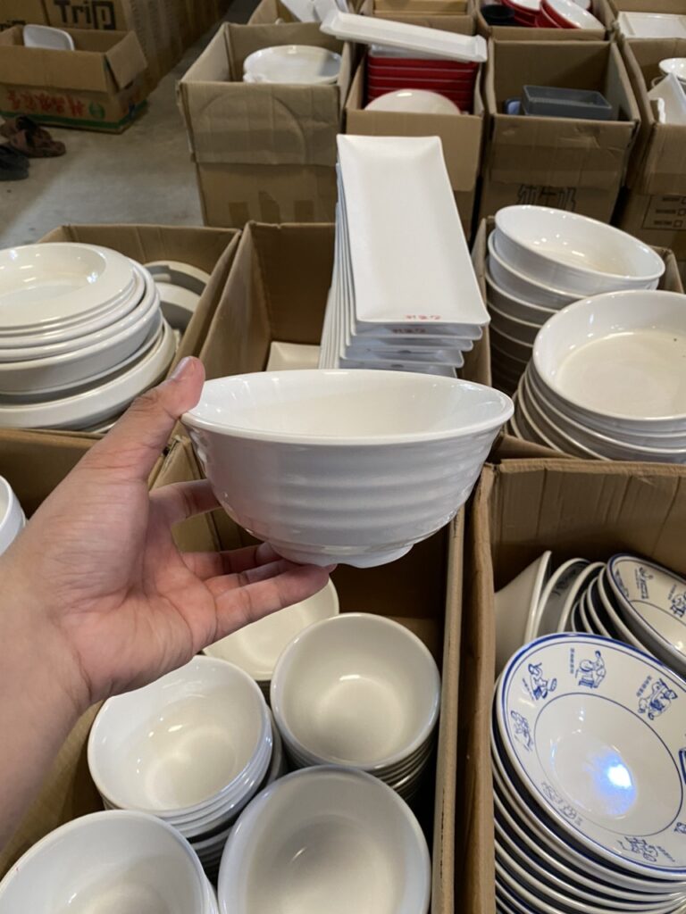 Nên mua chén dĩa nhựa melamine cho gia đình