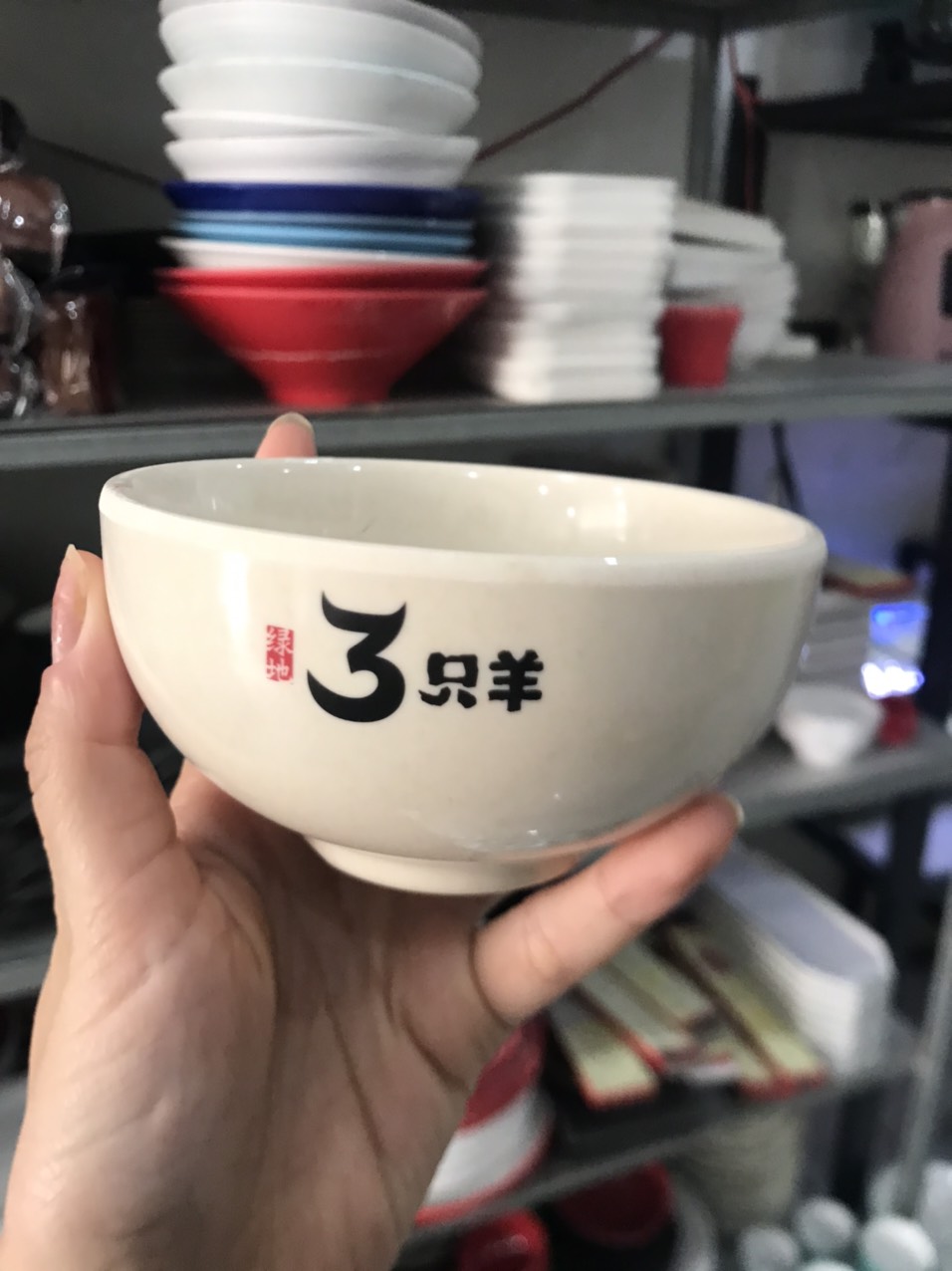 Có nên mua chén dĩa từ nhựa Melamine không